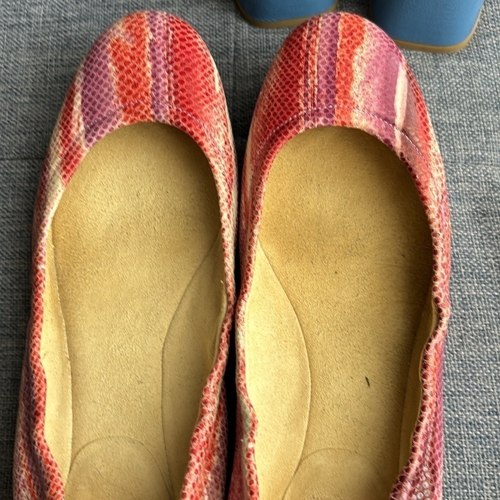 Stuart weitzman pink purple red snake skin ballet flats in 8